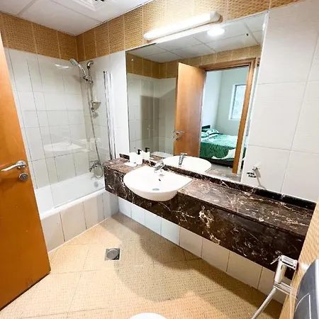 Spacious 2 Bed Apt At Marina High Floor دبي المظهر الخارجي الصورة