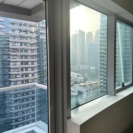Spacious 2 Bed Apt At Marina High Floor دبي المظهر الخارجي الصورة