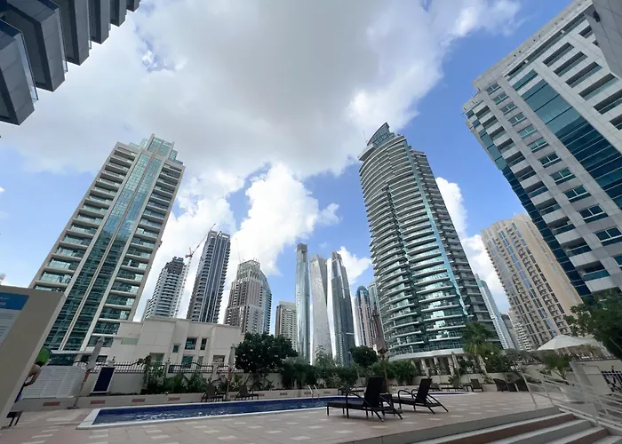 Spacious 2 Bed Apt At Marina High Floor