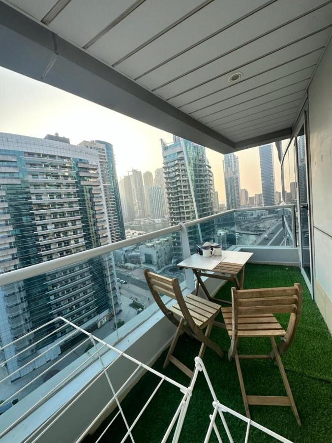 Spacious 2 Bed At Marina High Floor * دبي