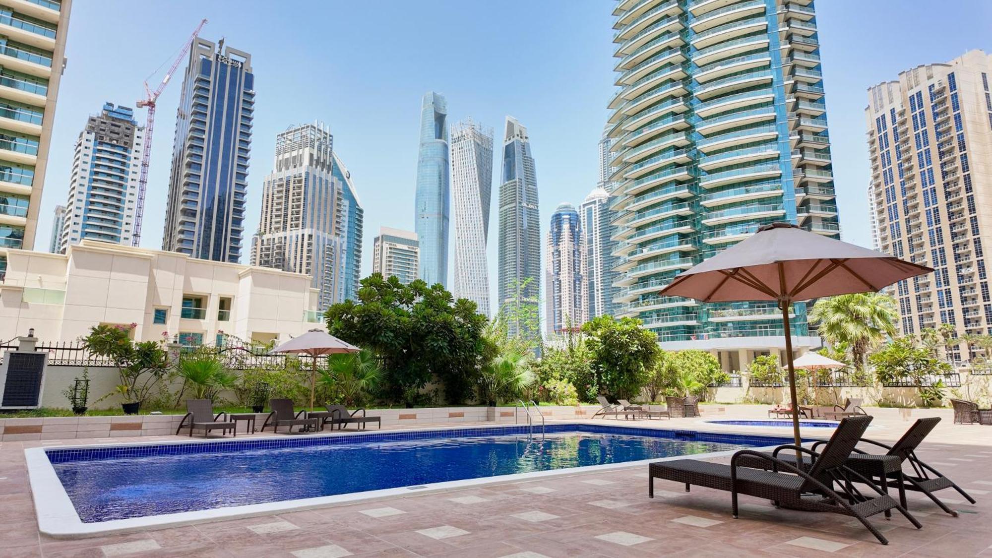 Spacious 2 Bed At Marina High Floor شقة دبي