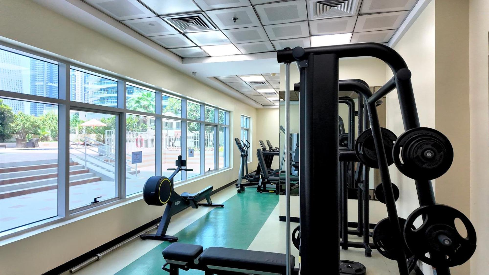 Spacious 2 Bed At Marina High Floor شقة