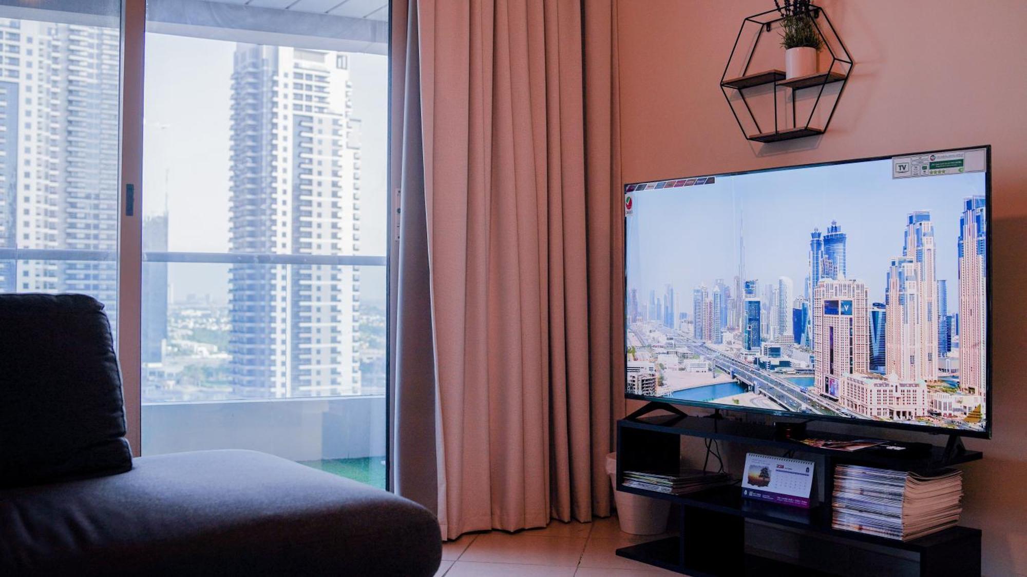 Spacious 2 Bed At Marina High Floor شقة *