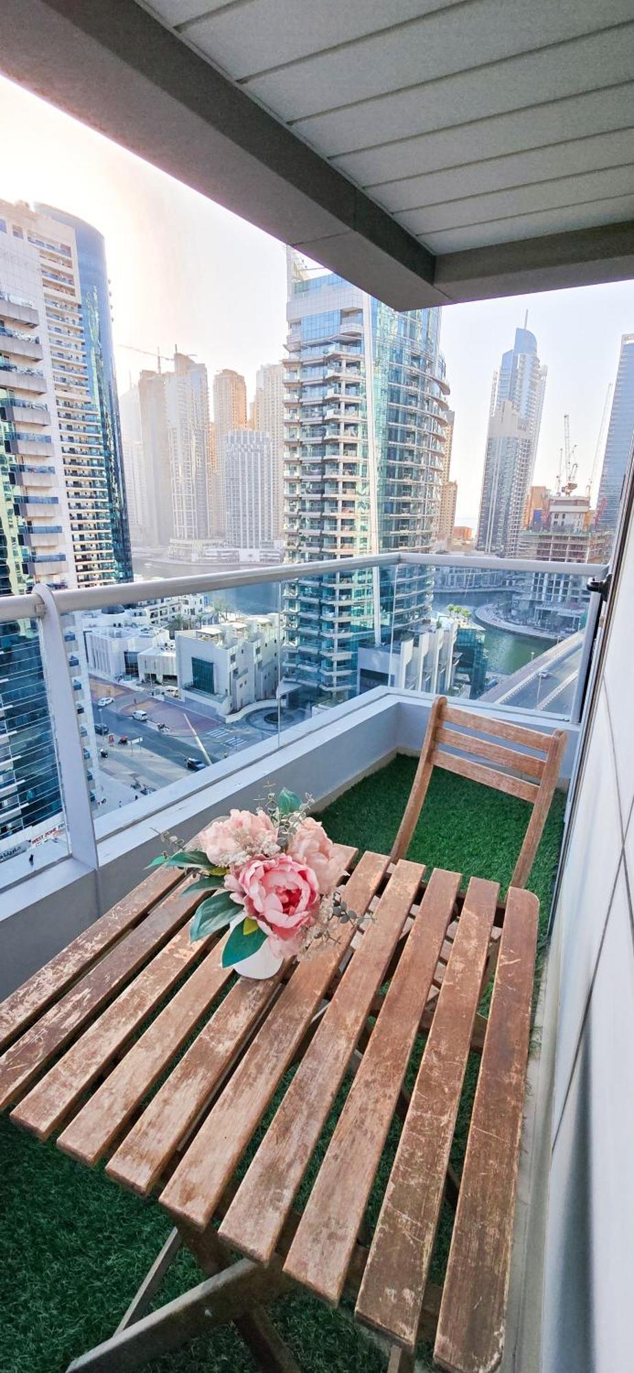 Spacious 2 Bed At Marina High Floor شقة دبي