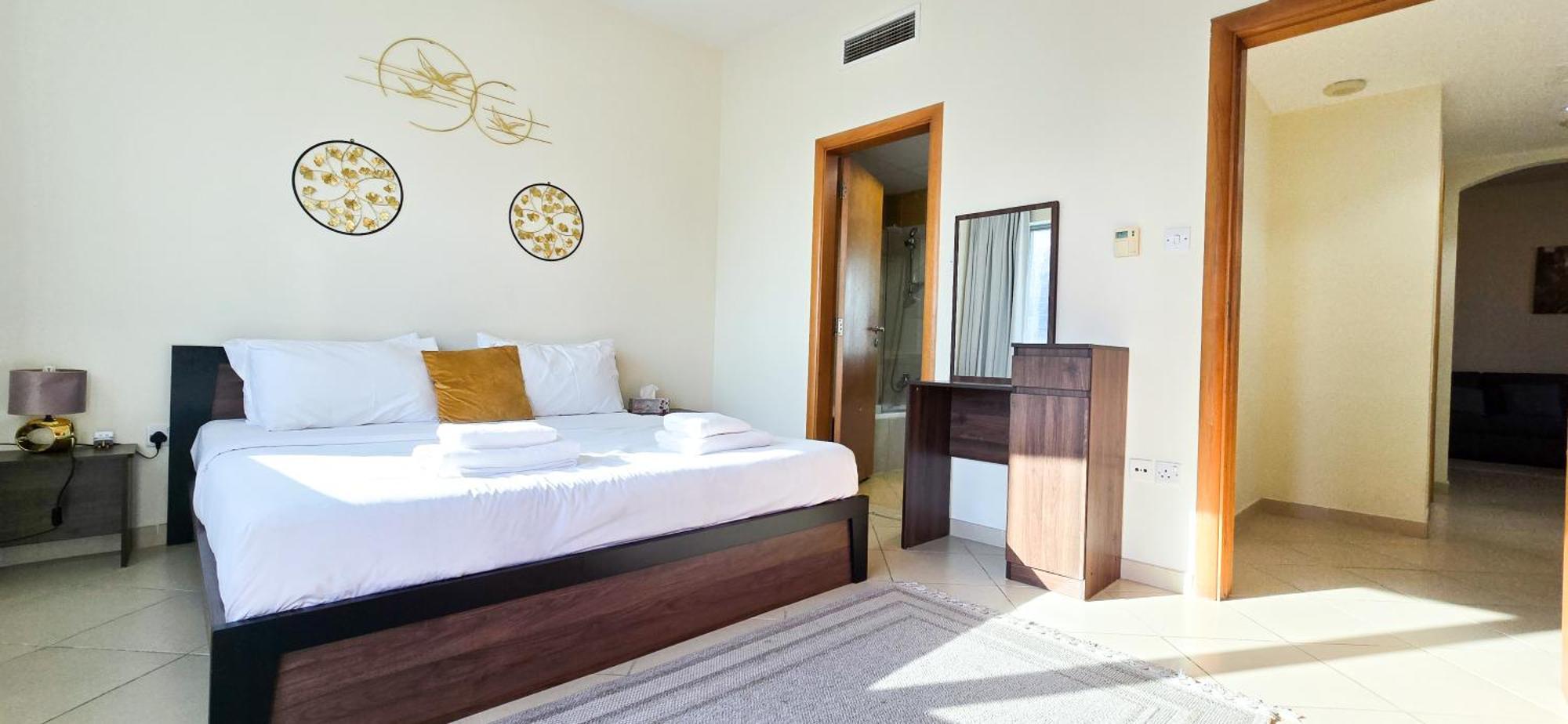 Spacious 2 Bed At Marina High Floor شقة