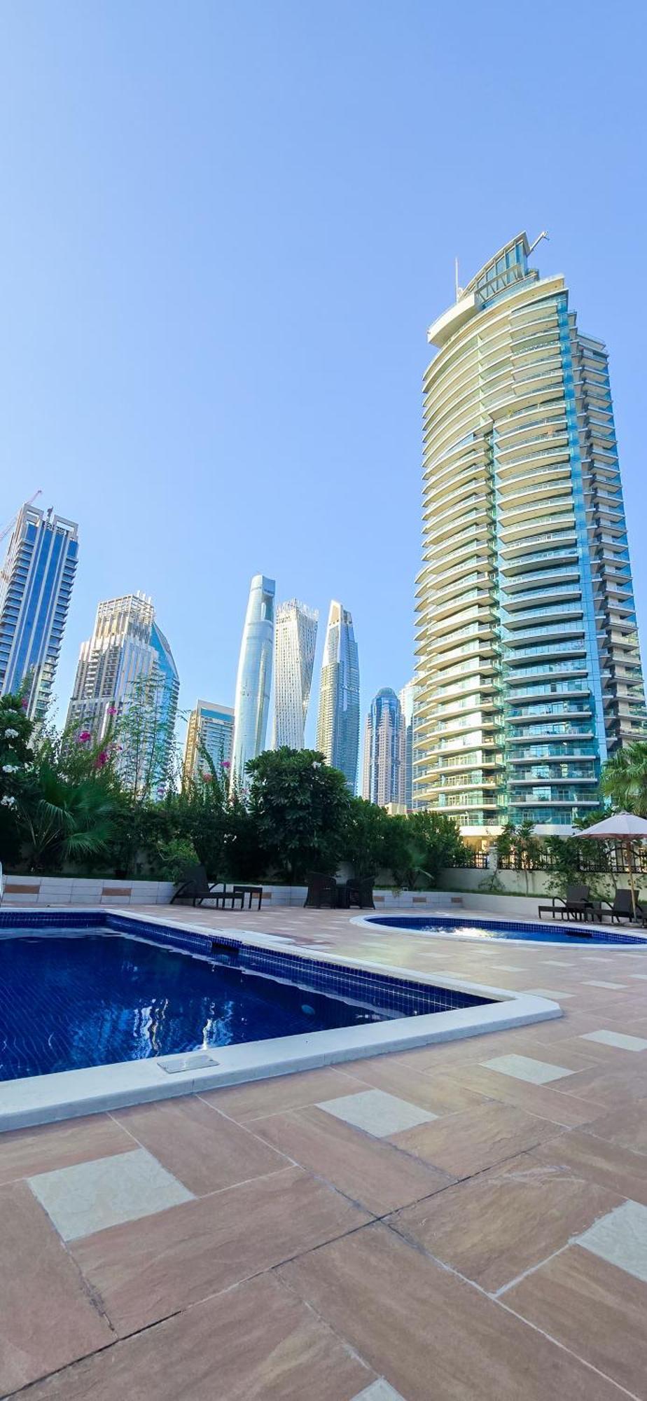 شقة Spacious 2 Bed At Marina High Floor *