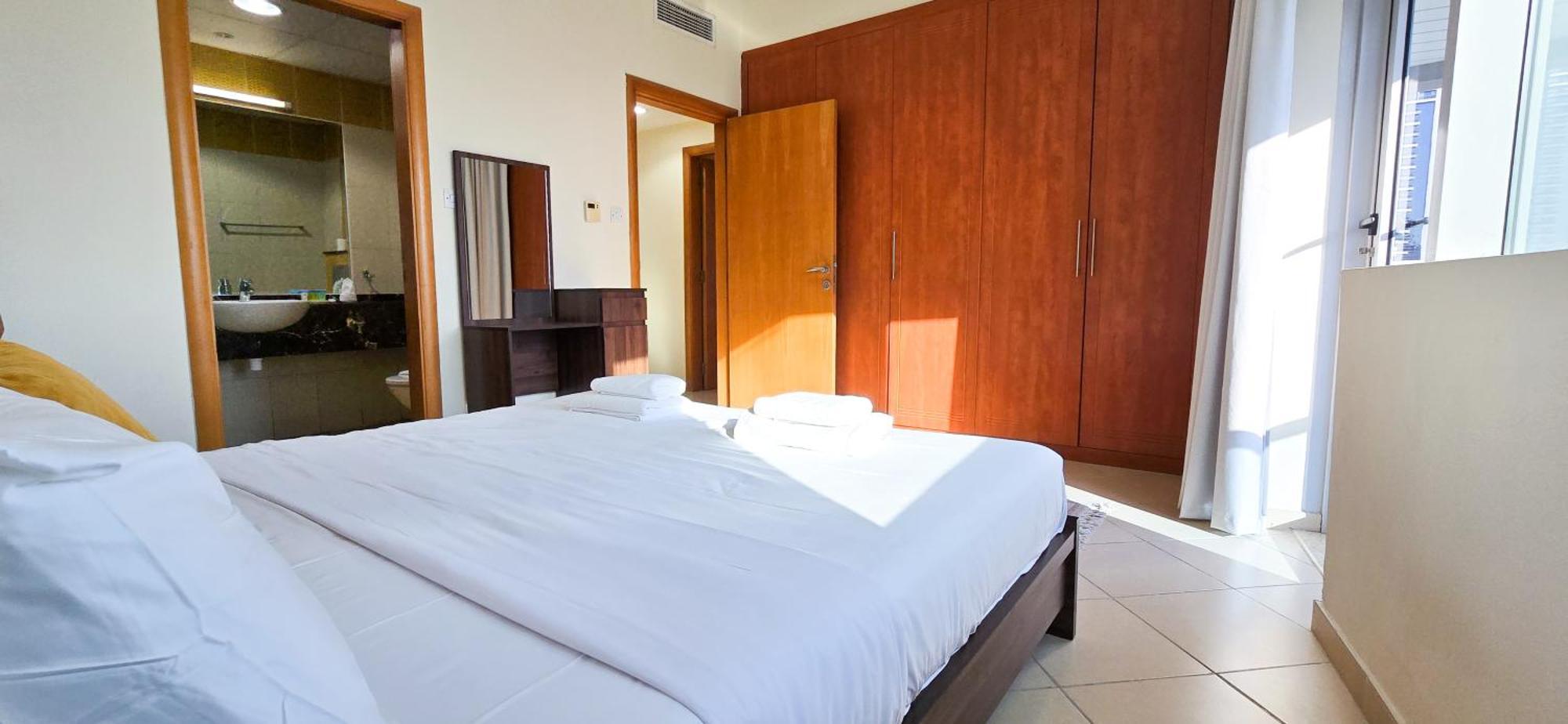 Spacious 2 Bed At Marina High Floor * دبي