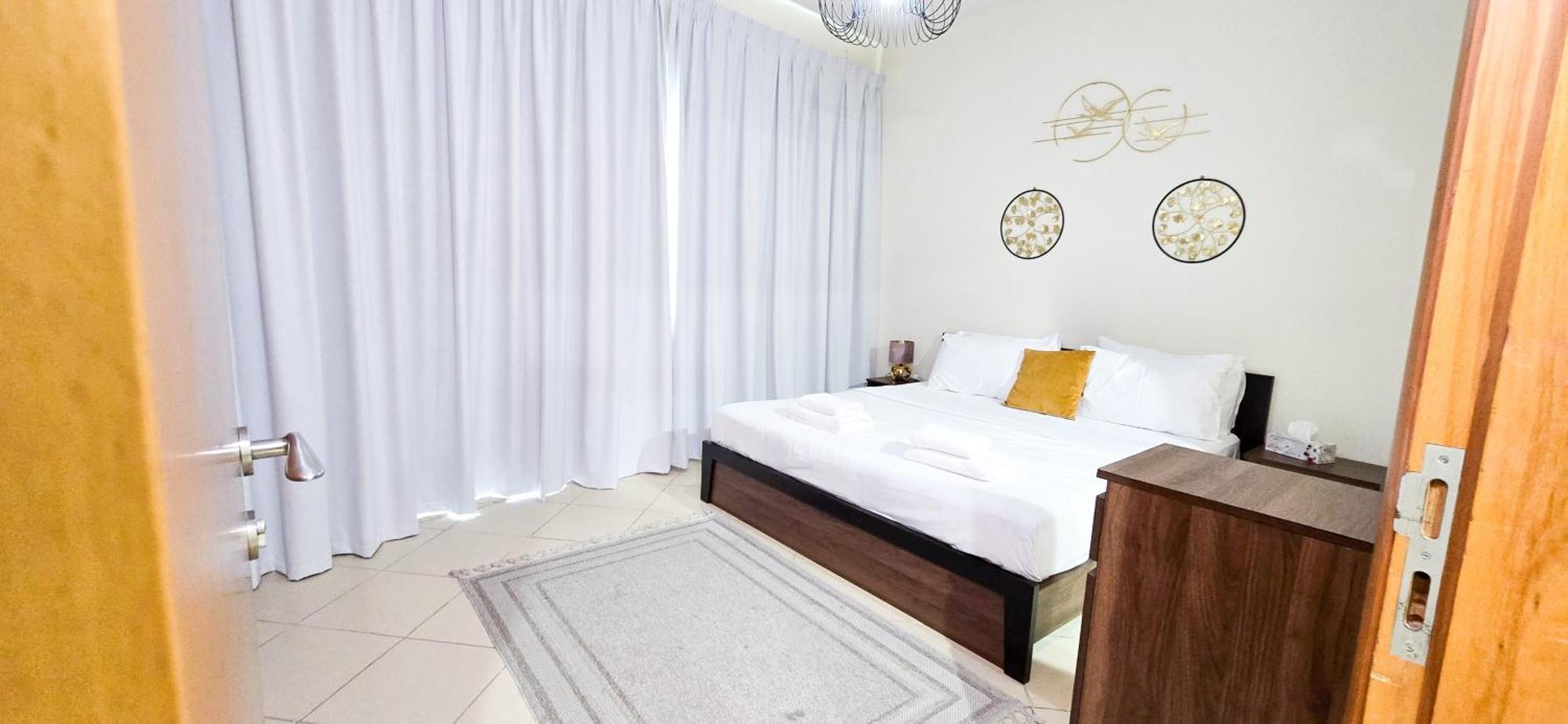 شقة Spacious 2 Bed At Marina High Floor *