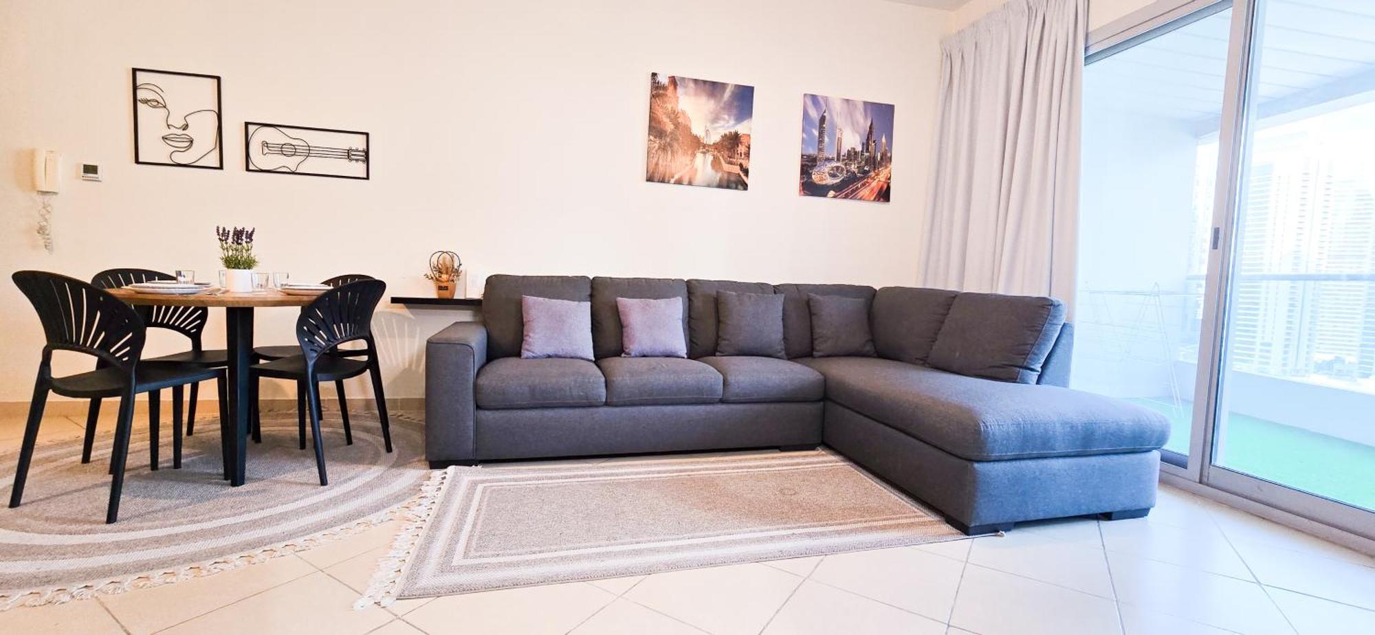 Spacious 2 Bed At Marina High Floor شقة دبي