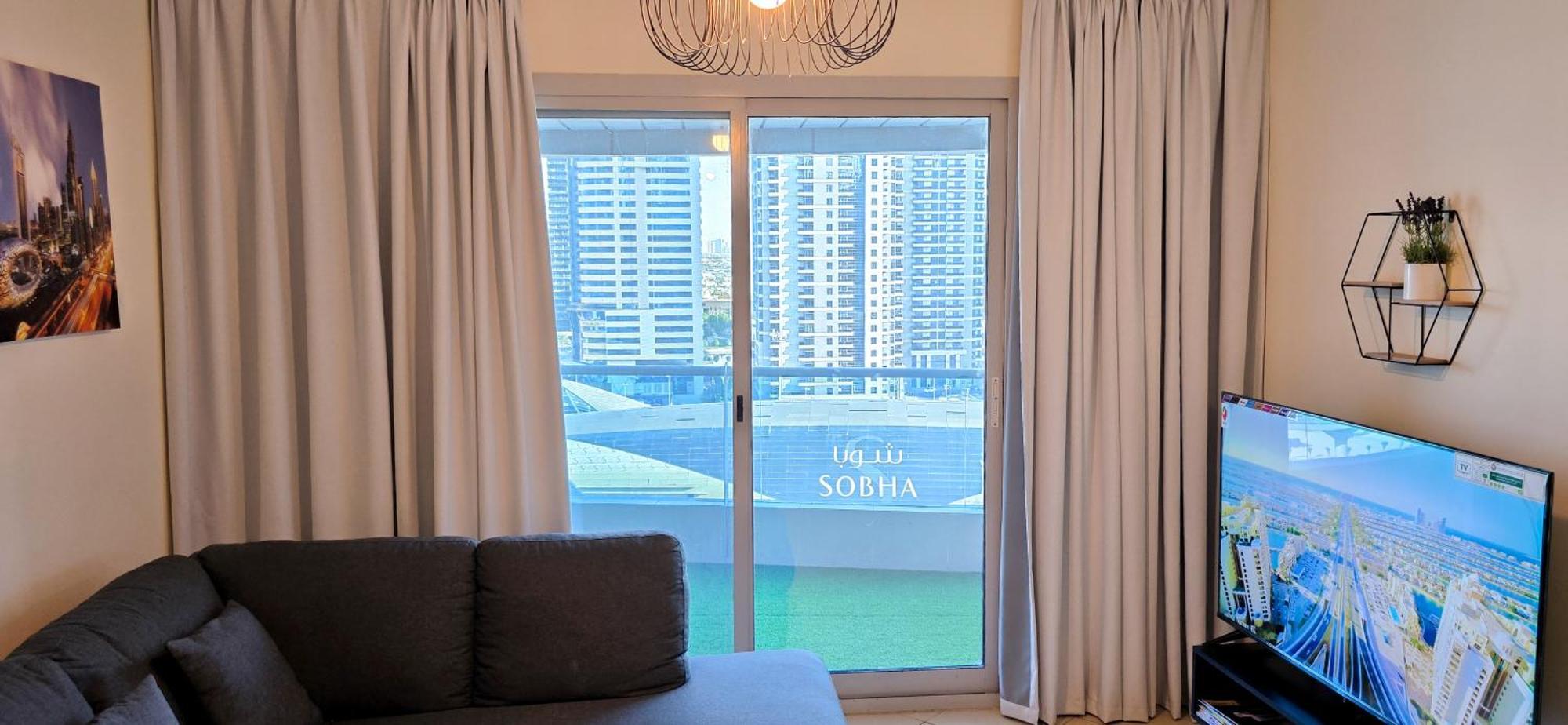 Spacious 2 Bed At Marina High Floor شقة *